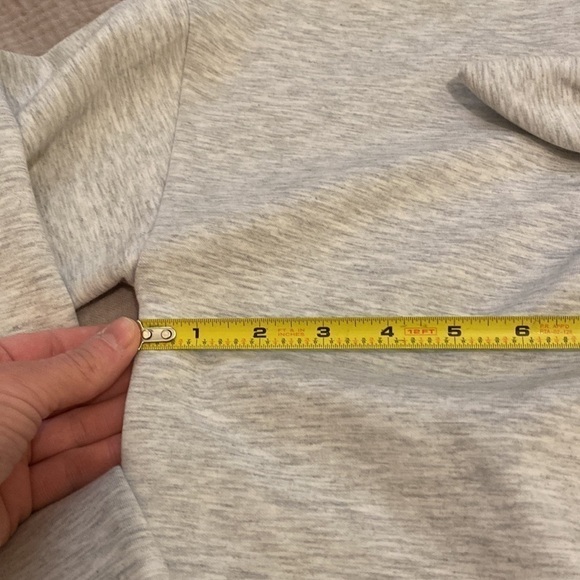 Banana Republic gray long sleeve top with bow decoration. Size Xs . - Picture 7 of 10